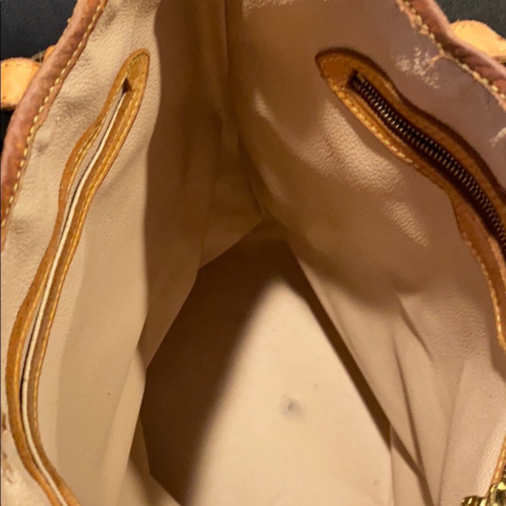 Louis Vuitton Bucket - Picture 13 of 14